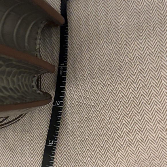 Elegant Gray Crocodile leather Bag with Gold Accents - Picture 16 of 17